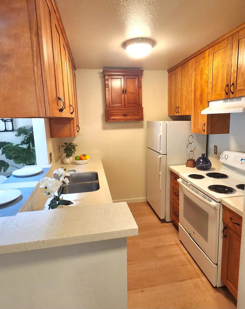 Detail Gallery Image 6 of 16 For 377 Mandarin Dr #204,  Daly City,  CA 94015 - 1 Beds | 1 Baths