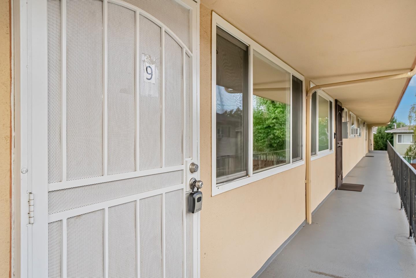 Detail Gallery Image 21 of 30 For 1369 Phelps Ave #9,  San Jose,  CA 95117 - 2 Beds | 1 Baths