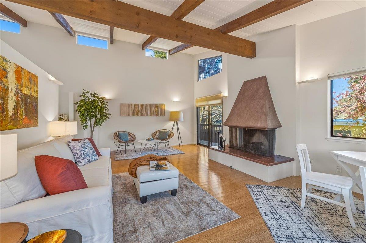 Detail Gallery Image 14 of 45 For 142 11th St, Pacific Grove,  CA 93950 - 2 Beds | 2 Baths