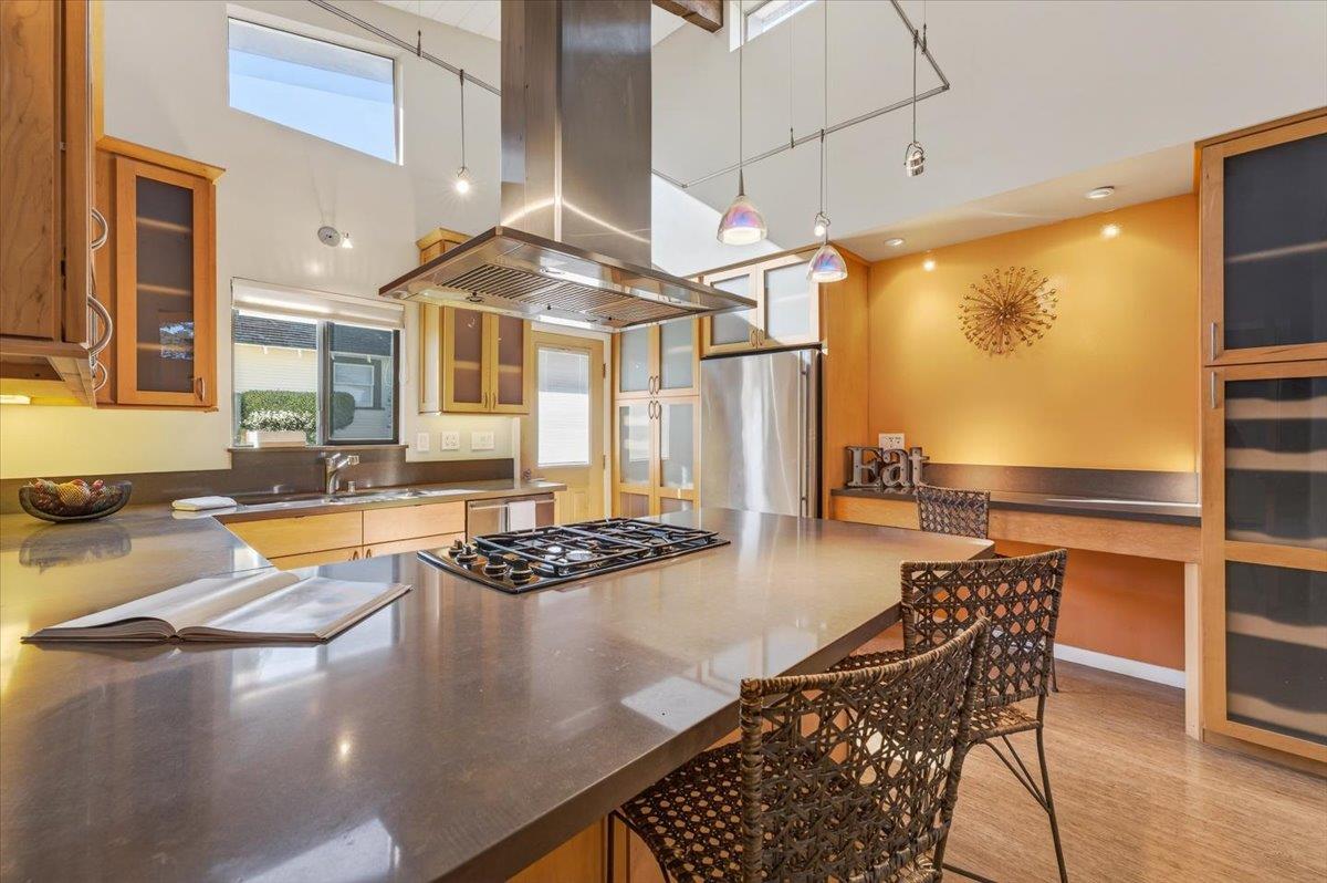 Detail Gallery Image 21 of 45 For 142 11th St, Pacific Grove,  CA 93950 - 2 Beds | 2 Baths