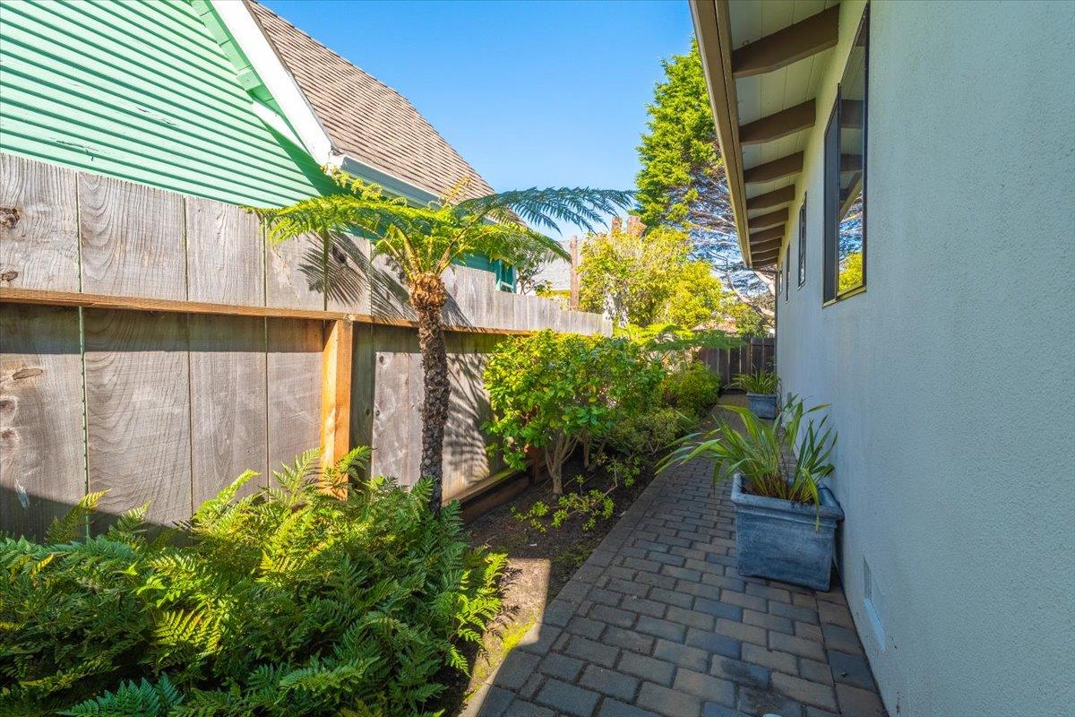 Detail Gallery Image 42 of 45 For 142 11th St, Pacific Grove,  CA 93950 - 2 Beds | 2 Baths