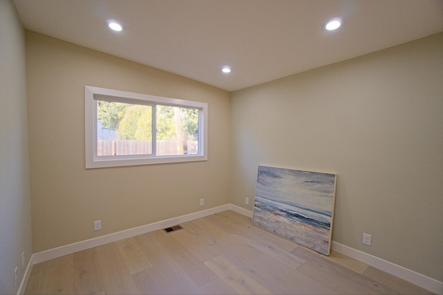 Detail Gallery Image 11 of 14 For 744 Hamilton Ln, Santa Clara,  CA 95051 - 3 Beds | 2 Baths
