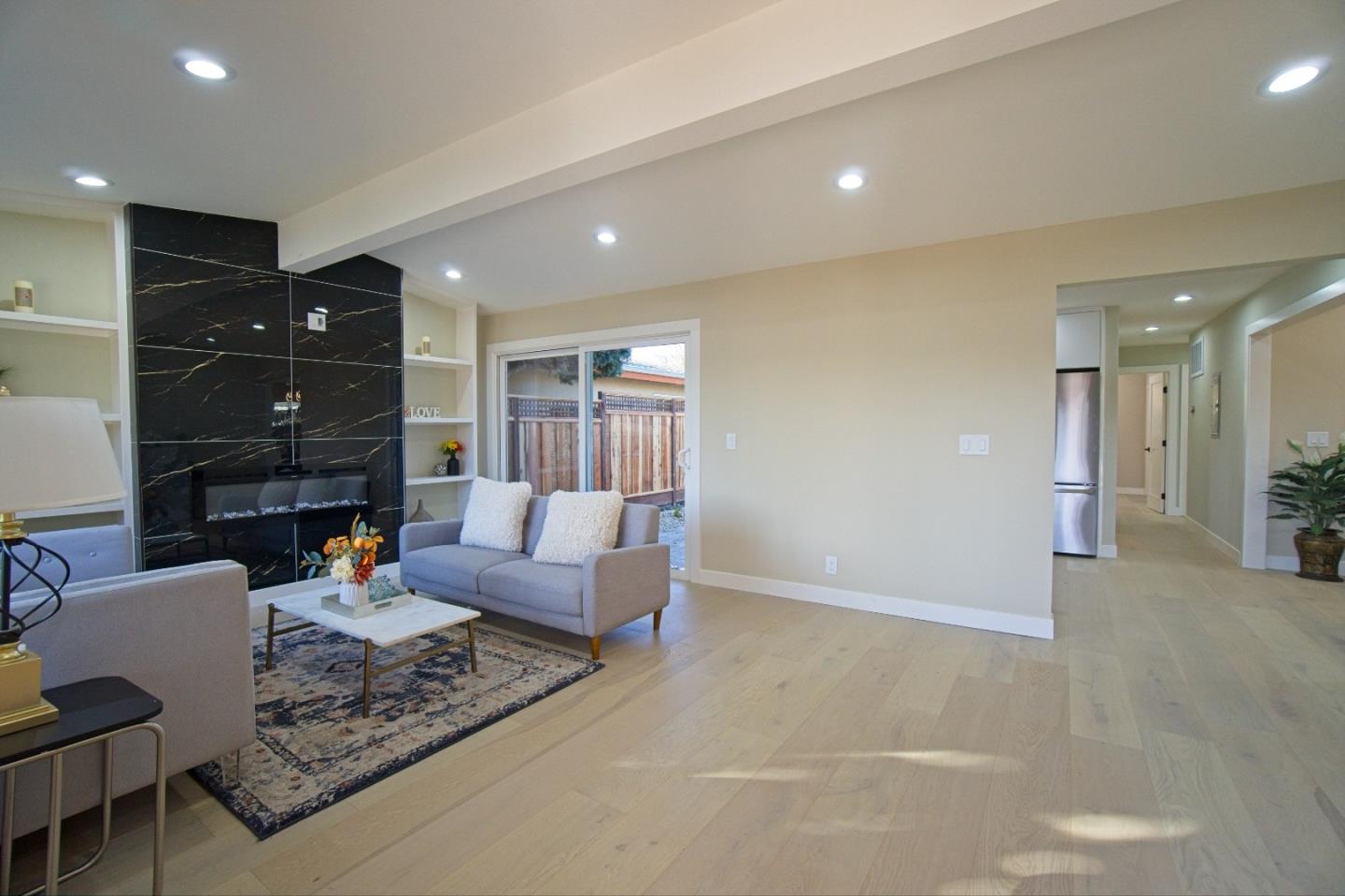 Detail Gallery Image 3 of 14 For 744 Hamilton Ln, Santa Clara,  CA 95051 - 3 Beds | 2 Baths