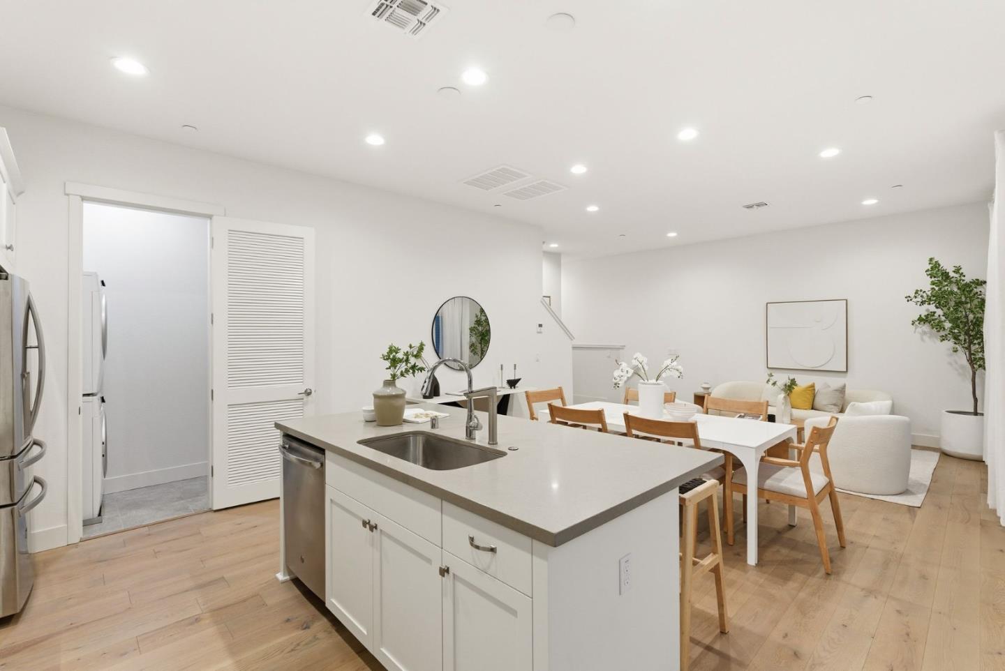 Detail Gallery Image 4 of 25 For 254 Terraine St, San Jose,  CA 95110 - 2 Beds | 2/1 Baths