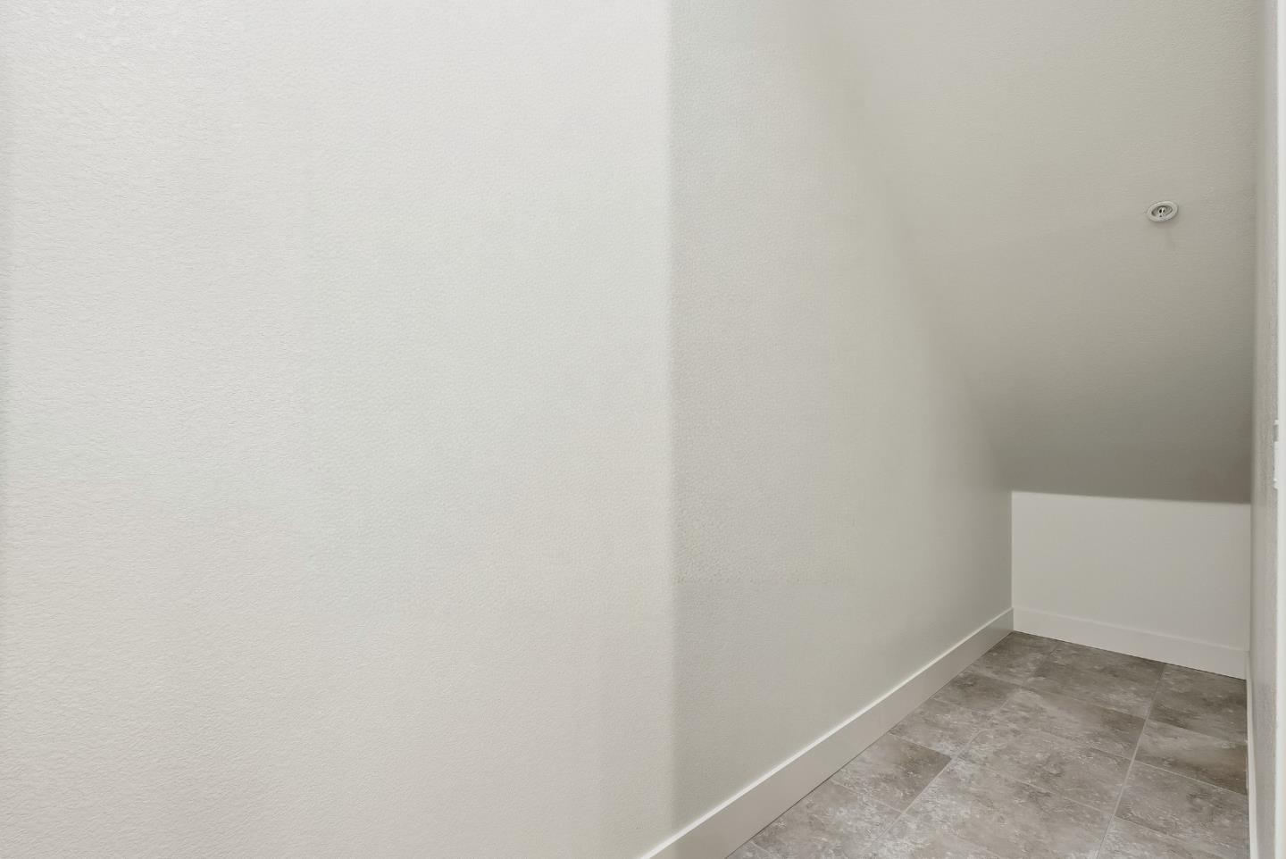 Detail Gallery Image 8 of 25 For 254 Terraine St, San Jose,  CA 95110 - 2 Beds | 2/1 Baths