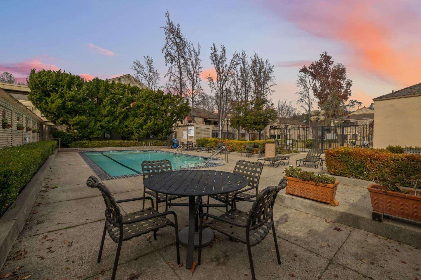 Detail Gallery Image 72 of 85 For 453 Alberto Way #D155,  Los Gatos,  CA 95032 - 3 Beds | 2 Baths