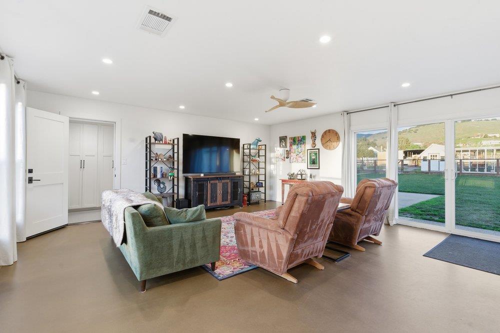 Detail Gallery Image 11 of 31 For 10500 Travis Ct, Gilroy,  CA 95020 - 3 Beds | 2 Baths