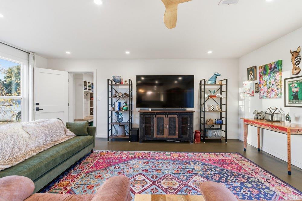 Detail Gallery Image 12 of 31 For 10500 Travis Ct, Gilroy,  CA 95020 - 3 Beds | 2 Baths