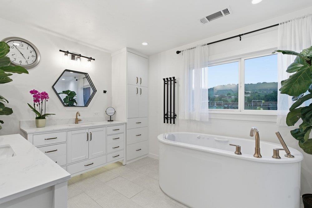 Detail Gallery Image 29 of 31 For 10500 Travis Ct, Gilroy,  CA 95020 - 3 Beds | 2 Baths