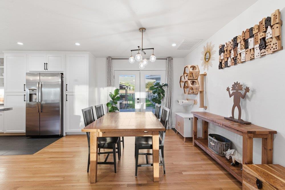 Detail Gallery Image 4 of 31 For 10500 Travis Ct, Gilroy,  CA 95020 - 3 Beds | 2 Baths