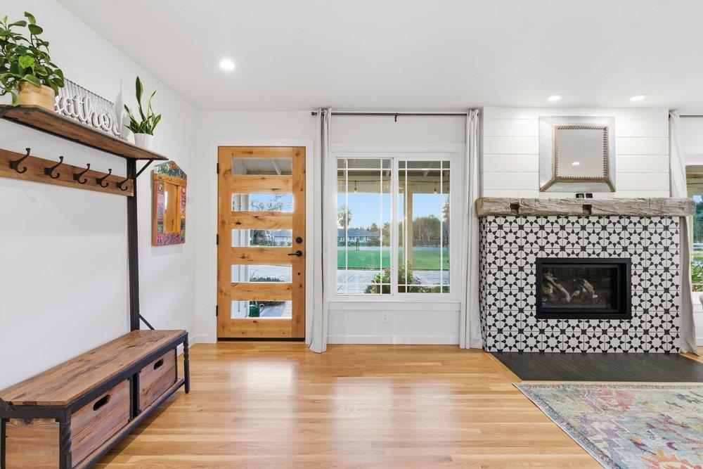 Detail Gallery Image 5 of 31 For 10500 Travis Ct, Gilroy,  CA 95020 - 3 Beds | 2 Baths