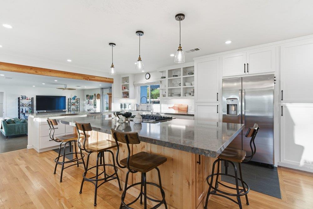 Detail Gallery Image 8 of 31 For 10500 Travis Ct, Gilroy,  CA 95020 - 3 Beds | 2 Baths