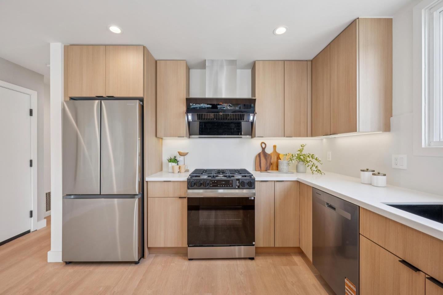 Detail Gallery Image 16 of 39 For 80 Highland Ave, Daly City,  CA 94015 - 3 Beds | 1 Baths