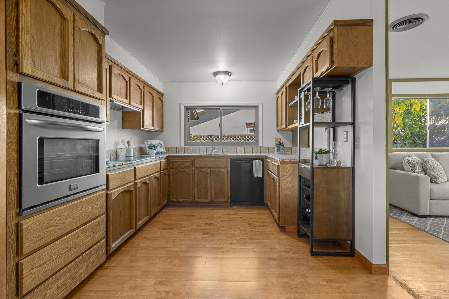 Detail Gallery Image 24 of 52 For 1446 La Crosse Dr, Sunnyvale,  CA 94087 - 3 Beds | 2 Baths