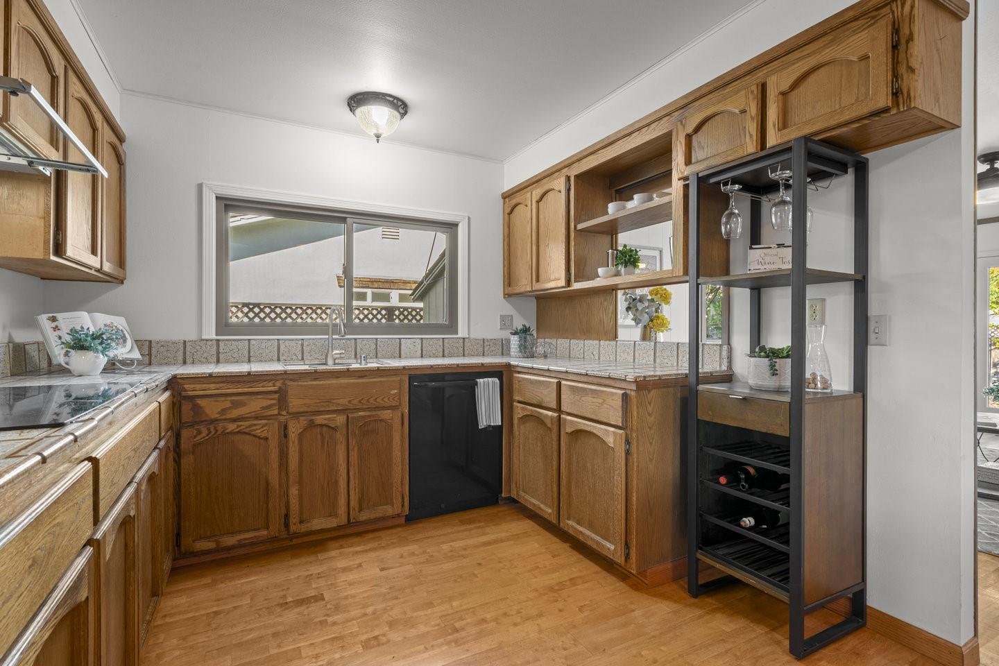 Detail Gallery Image 26 of 52 For 1446 La Crosse Dr, Sunnyvale,  CA 94087 - 3 Beds | 2 Baths