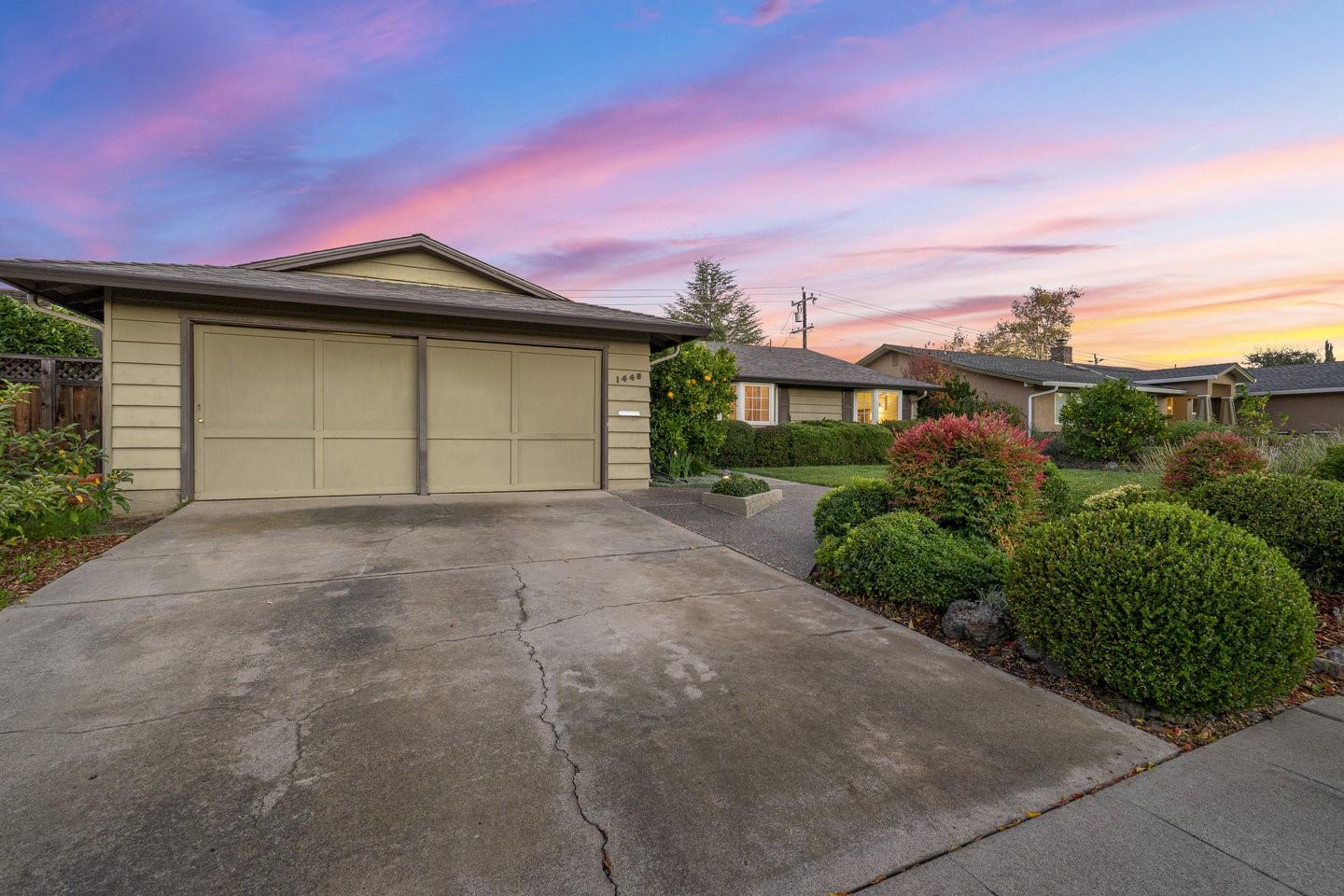 Detail Gallery Image 4 of 52 For 1446 La Crosse Dr, Sunnyvale,  CA 94087 - 3 Beds | 2 Baths