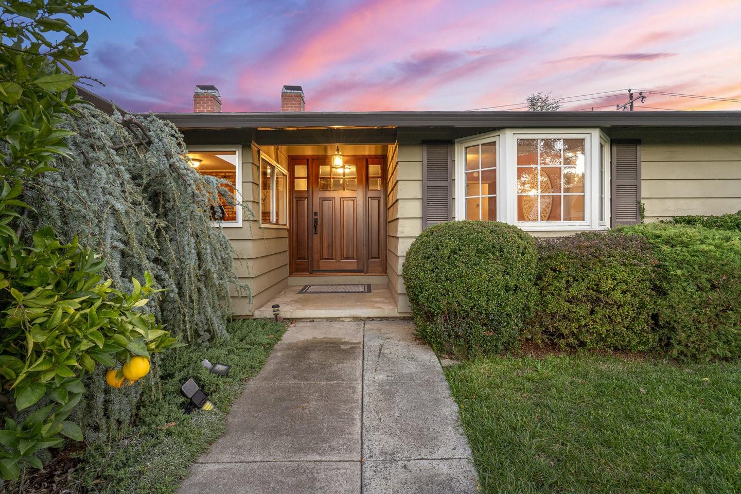 Detail Gallery Image 5 of 52 For 1446 La Crosse Dr, Sunnyvale,  CA 94087 - 3 Beds | 2 Baths