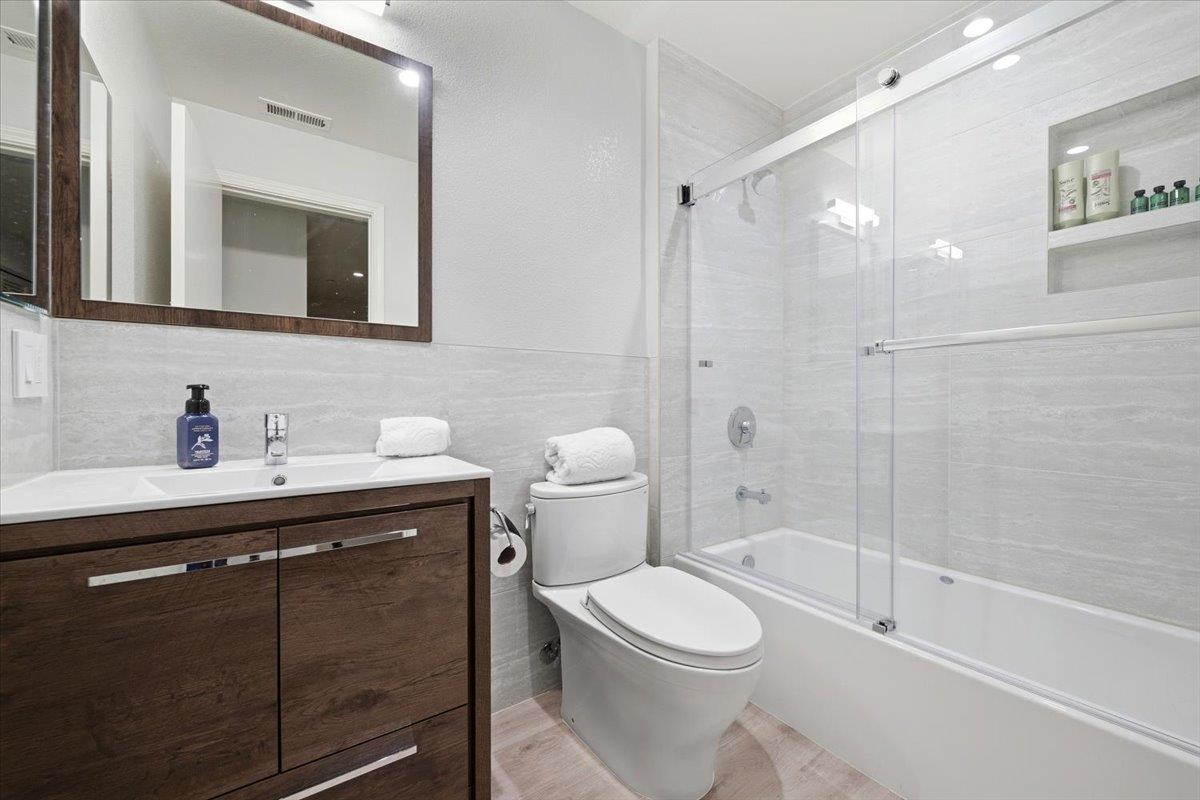 Detail Gallery Image 11 of 23 For 608 Arcadia Ter #201,  Sunnyvale,  CA 94085 - 3 Beds | 2 Baths