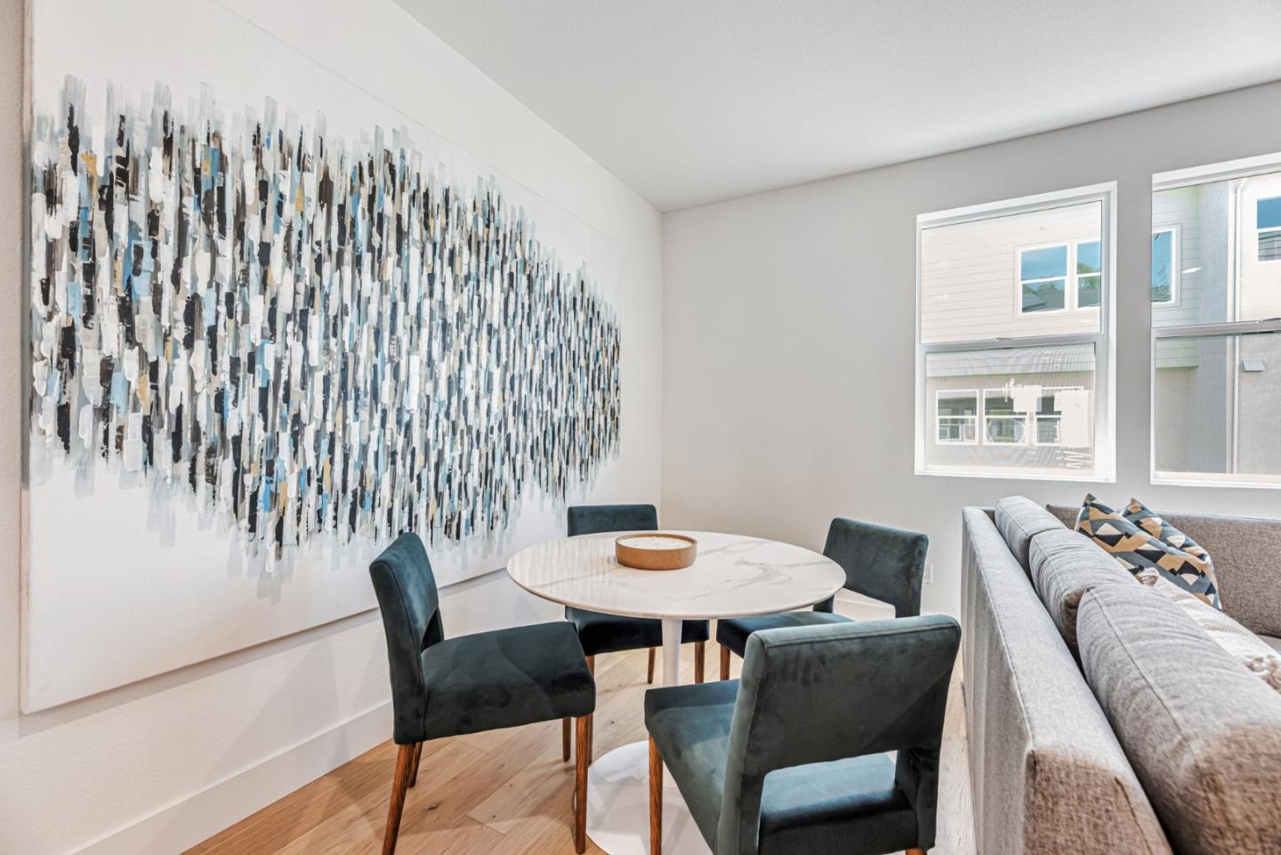 Detail Gallery Image 9 of 22 For 3209 Ivory Ter, San Ramon,  CA 94583 - 4 Beds | 3/1 Baths