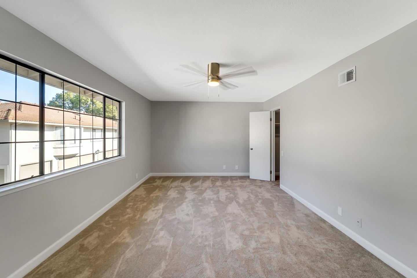 Detail Gallery Image 14 of 26 For 156 Kenbrook Cir, San Jose,  CA 95111 - 1 Beds | 1 Baths