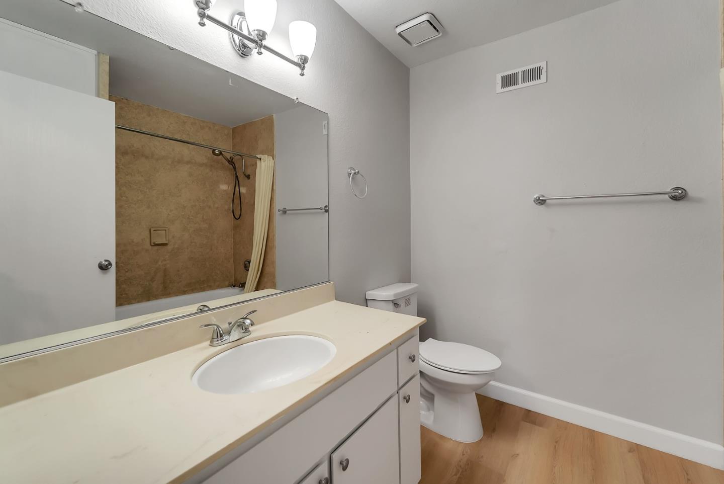 Detail Gallery Image 16 of 26 For 156 Kenbrook Cir, San Jose,  CA 95111 - 1 Beds | 1 Baths