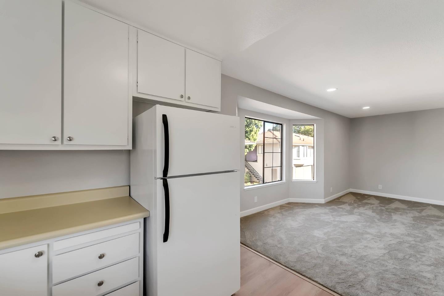 Detail Gallery Image 6 of 26 For 156 Kenbrook Cir, San Jose,  CA 95111 - 1 Beds | 1 Baths