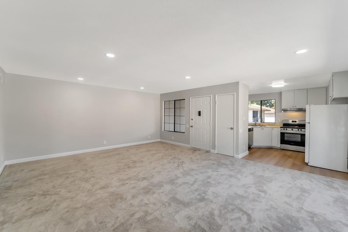 Detail Gallery Image 7 of 26 For 156 Kenbrook Cir, San Jose,  CA 95111 - 1 Beds | 1 Baths