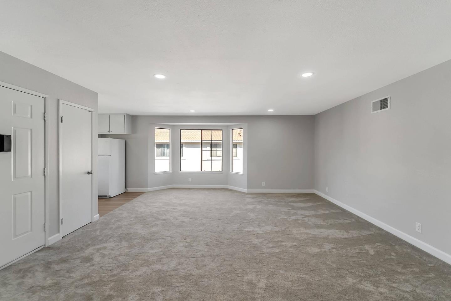 Detail Gallery Image 9 of 26 For 156 Kenbrook Cir, San Jose,  CA 95111 - 1 Beds | 1 Baths