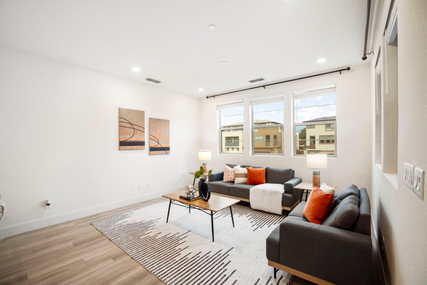 Detail Gallery Image 13 of 55 For 5720 Greige Cir #G,  Dublin,  CA 94568 - 3 Beds | 2/1 Baths