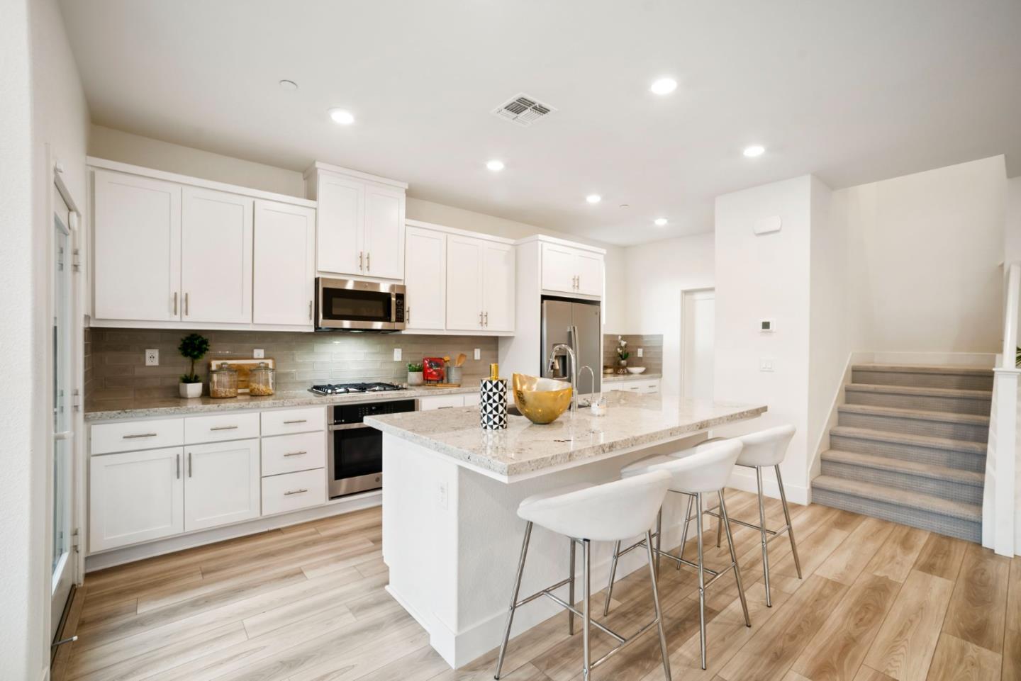 Detail Gallery Image 16 of 55 For 5720 Greige Cir #G,  Dublin,  CA 94568 - 3 Beds | 2/1 Baths