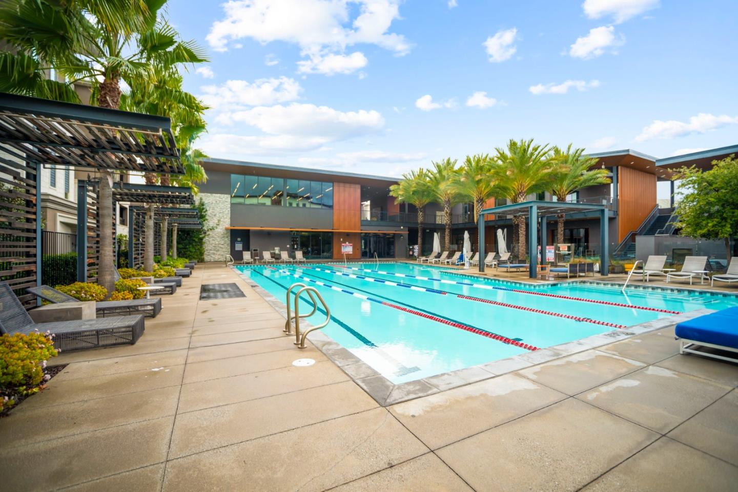 Detail Gallery Image 8 of 55 For 5720 Greige Cir #G,  Dublin,  CA 94568 - 3 Beds | 2/1 Baths