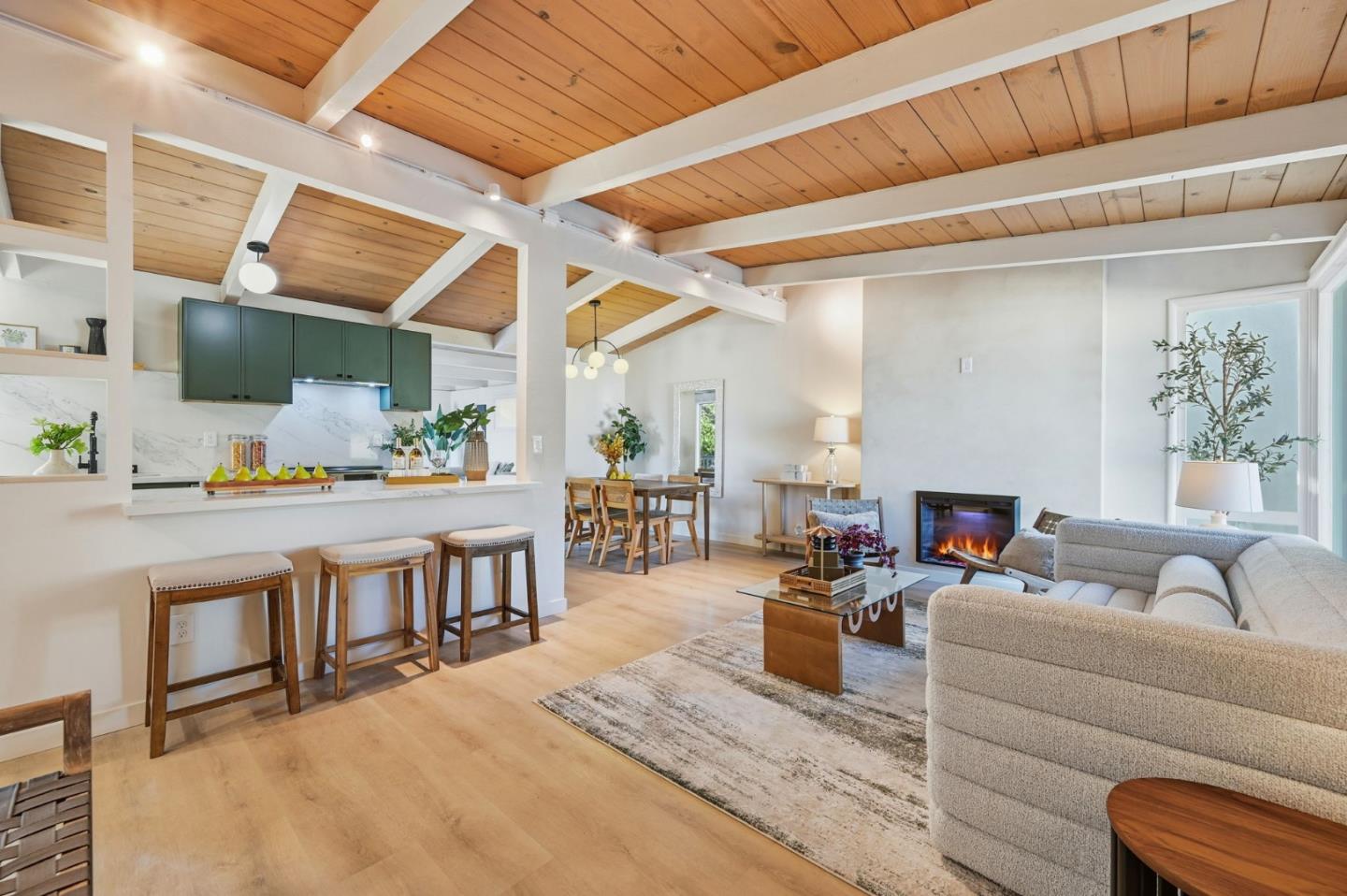 Detail Gallery Image 6 of 31 For 2511 Rosewood Dr, San Bruno,  CA 94066 - 3 Beds | 2 Baths