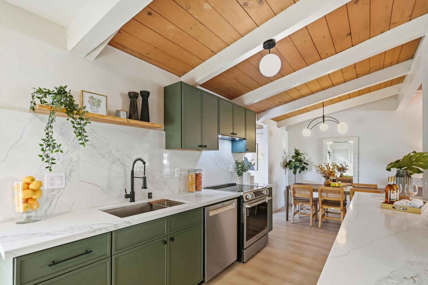 Detail Gallery Image 8 of 31 For 2511 Rosewood Dr, San Bruno,  CA 94066 - 3 Beds | 2 Baths