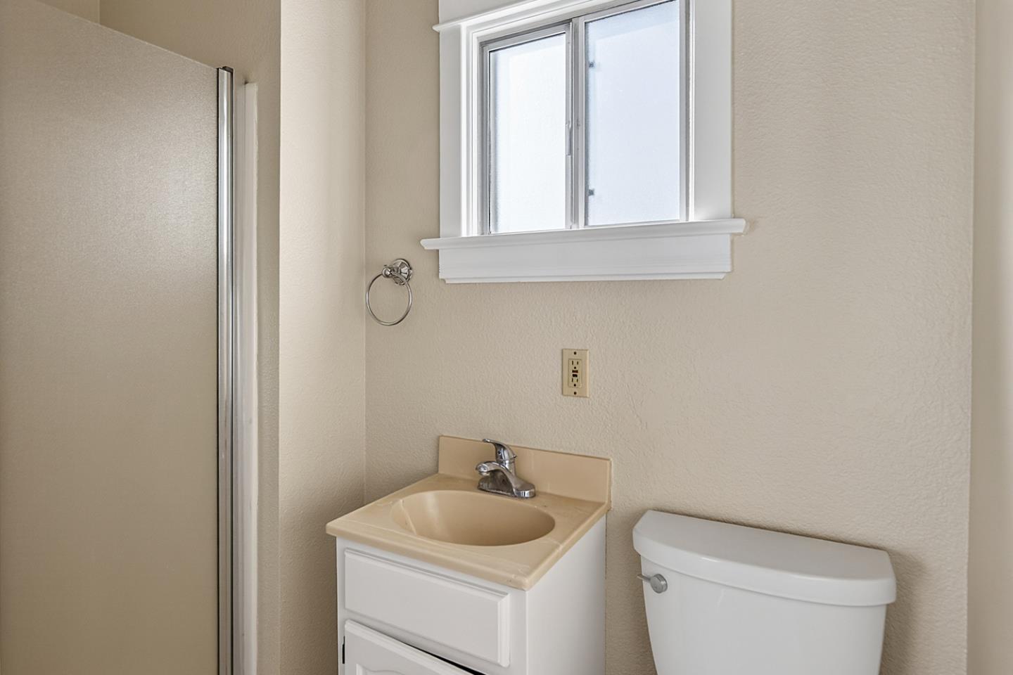 Detail Gallery Image 12 of 19 For 935 S 7th St, San Jose,  CA 95112 - 3 Beds | 2 Baths