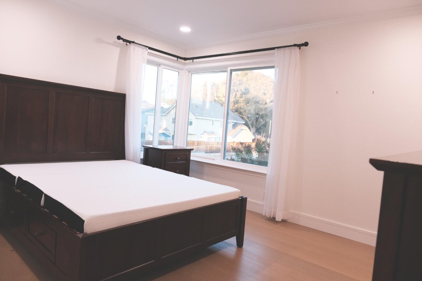 Detail Gallery Image 21 of 26 For 4203 Briarglen Dr, San Jose,  CA 95118 - 4 Beds | 2/1 Baths