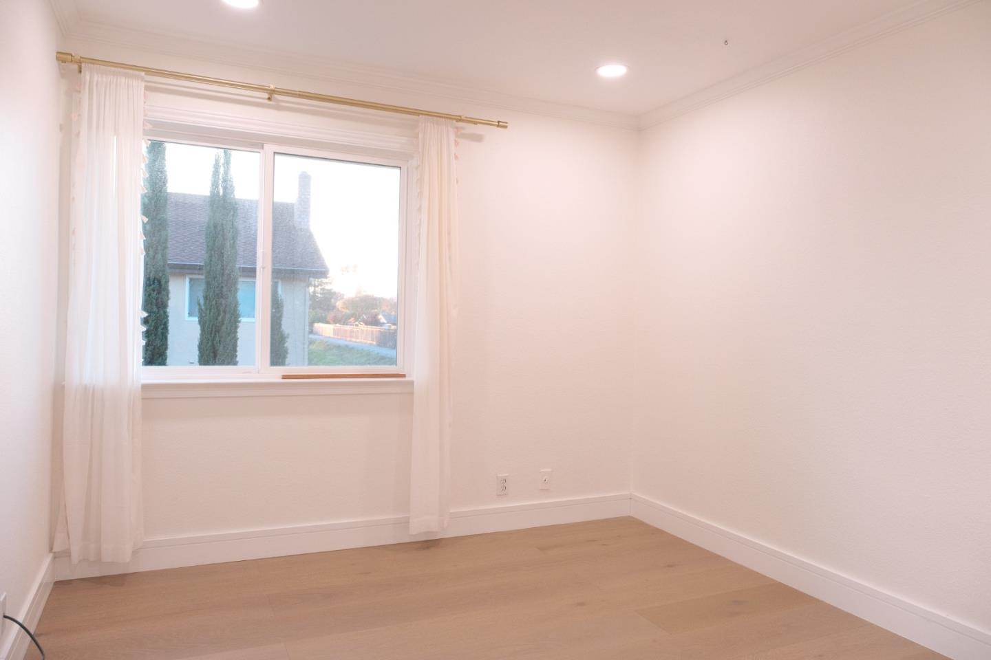 Detail Gallery Image 22 of 26 For 4203 Briarglen Dr, San Jose,  CA 95118 - 4 Beds | 2/1 Baths