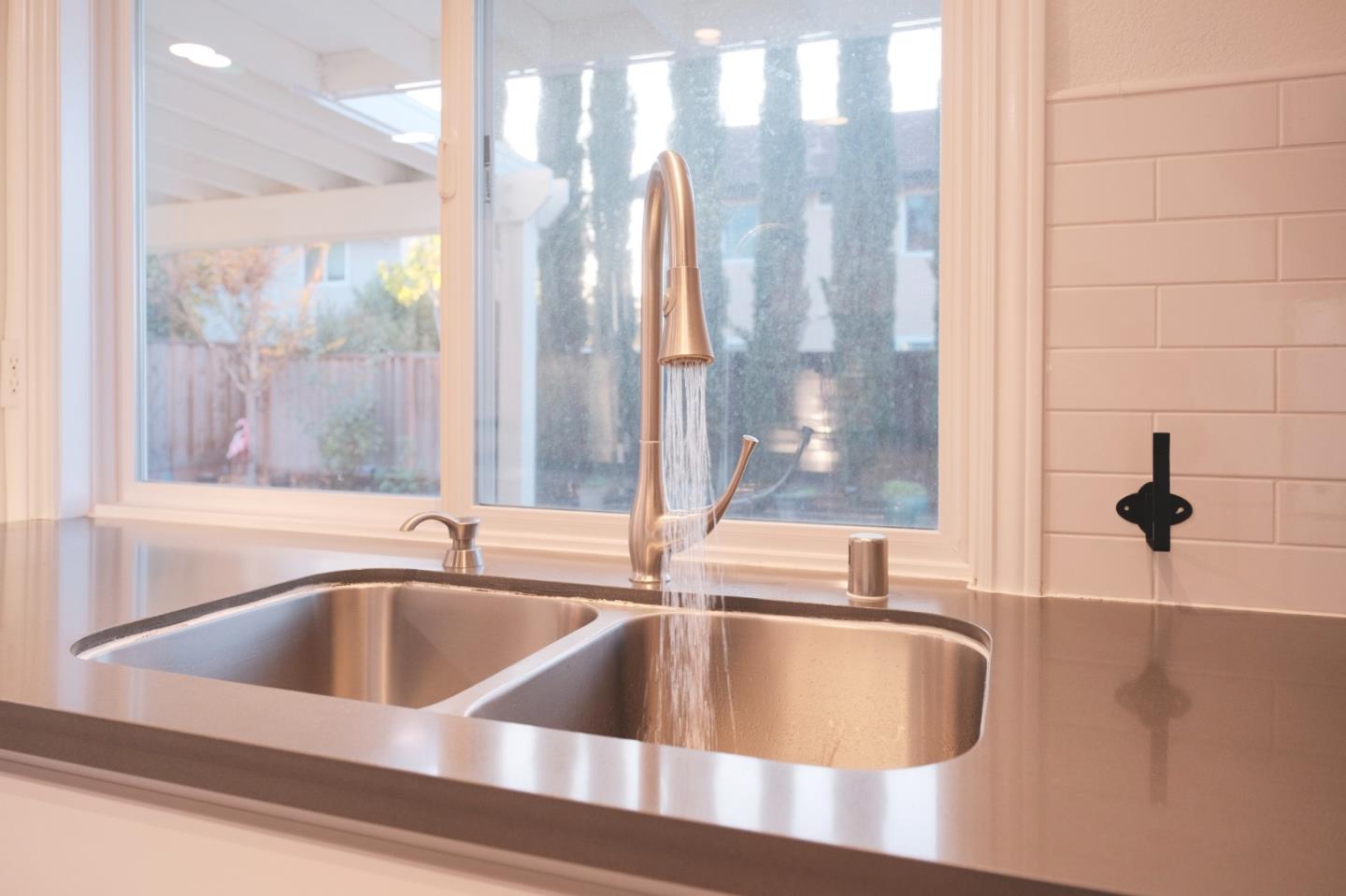 Detail Gallery Image 7 of 26 For 4203 Briarglen Dr, San Jose,  CA 95118 - 4 Beds | 2/1 Baths