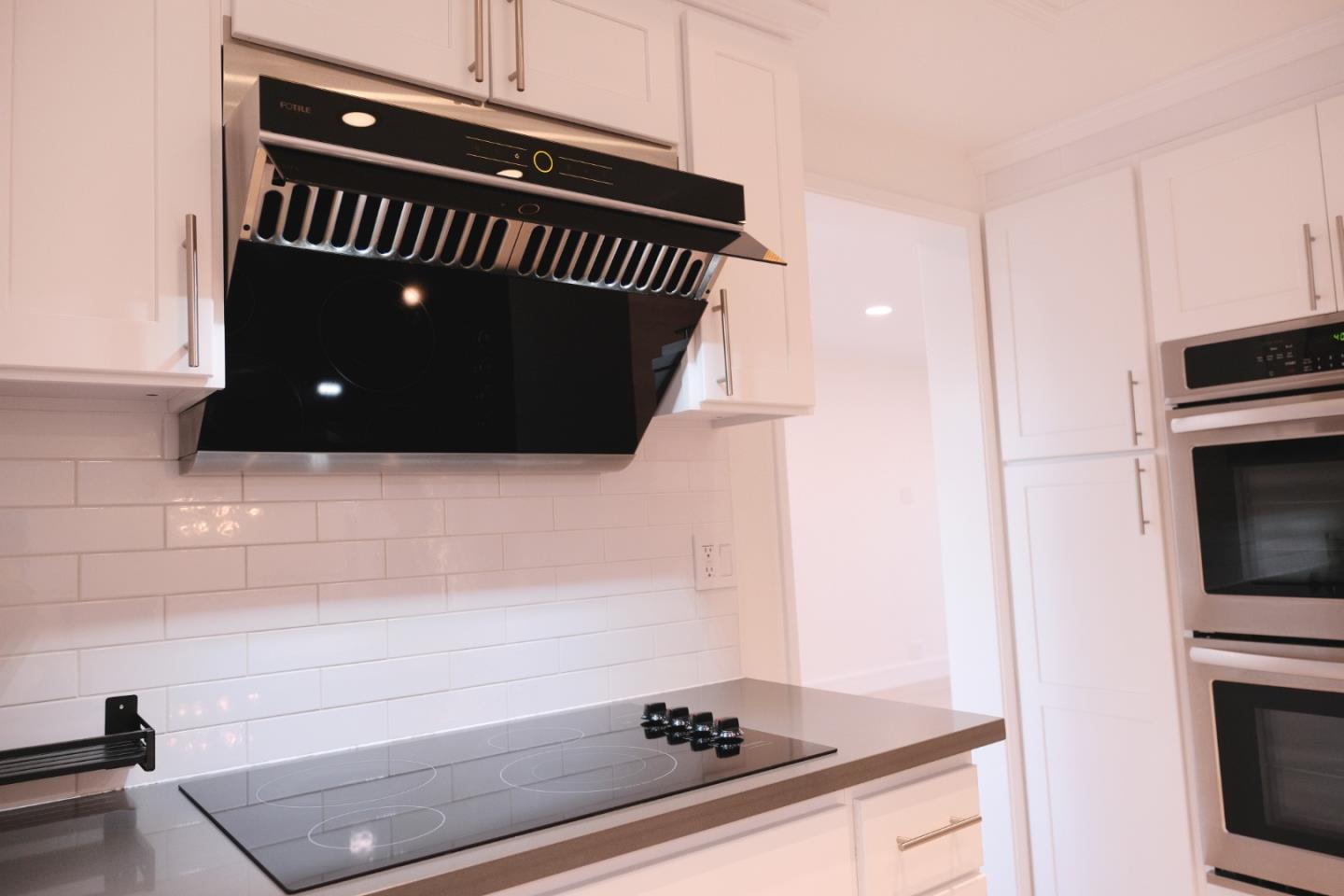 Detail Gallery Image 8 of 26 For 4203 Briarglen Dr, San Jose,  CA 95118 - 4 Beds | 2/1 Baths