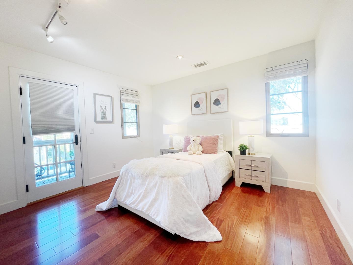 Detail Gallery Image 15 of 31 For 1325 Dahlia Loop, San Jose,  CA 95126 - 3 Beds | 2/1 Baths