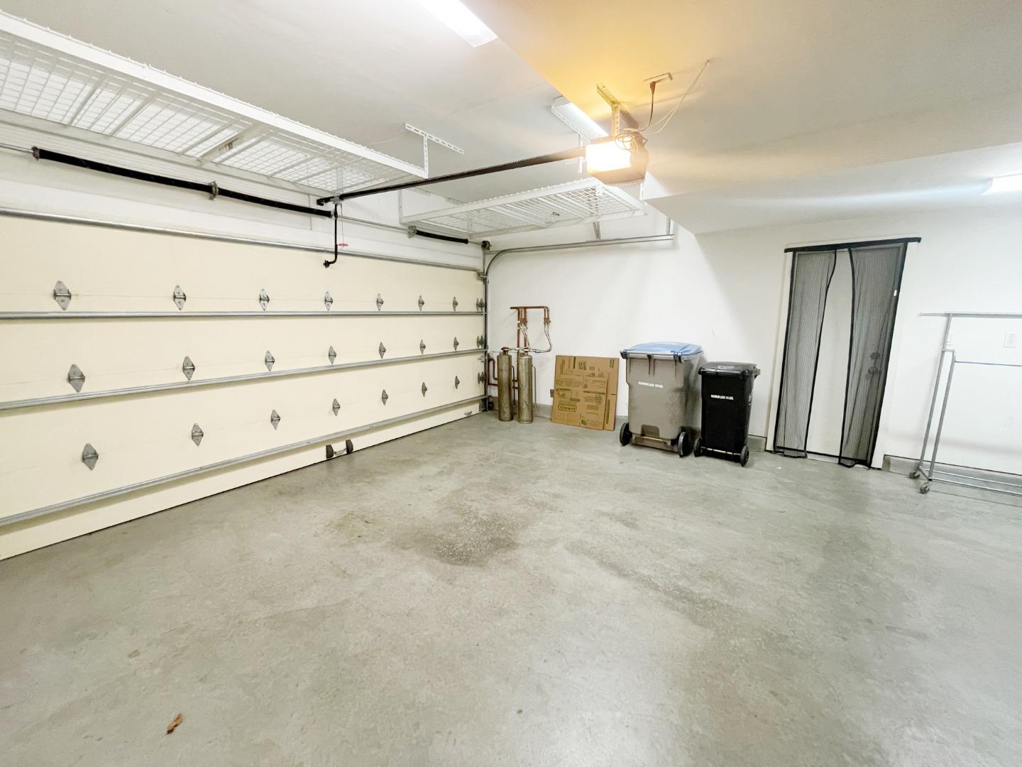 Detail Gallery Image 23 of 31 For 1325 Dahlia Loop, San Jose,  CA 95126 - 3 Beds | 2/1 Baths