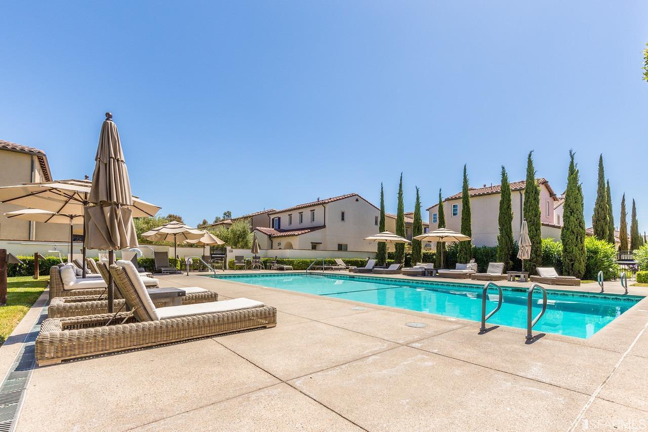 Detail Gallery Image 28 of 31 For 1325 Dahlia Loop, San Jose,  CA 95126 - 3 Beds | 2/1 Baths