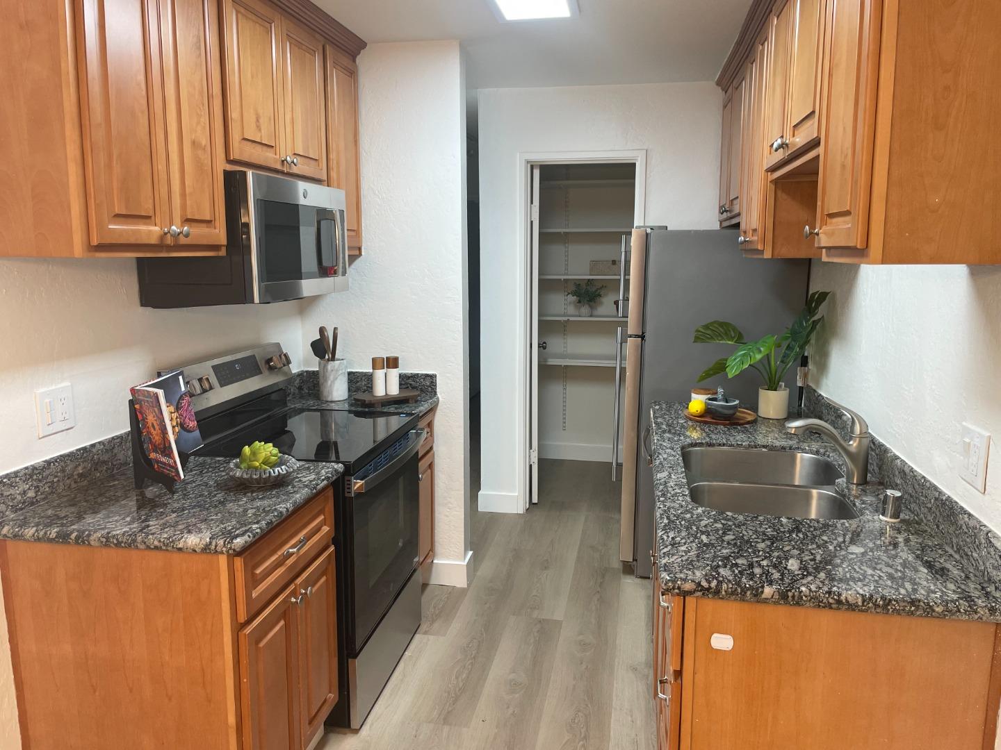 Detail Gallery Image 6 of 17 For 340 Auburn Way #7,  San Jose,  CA 95129 - 2 Beds | 1 Baths