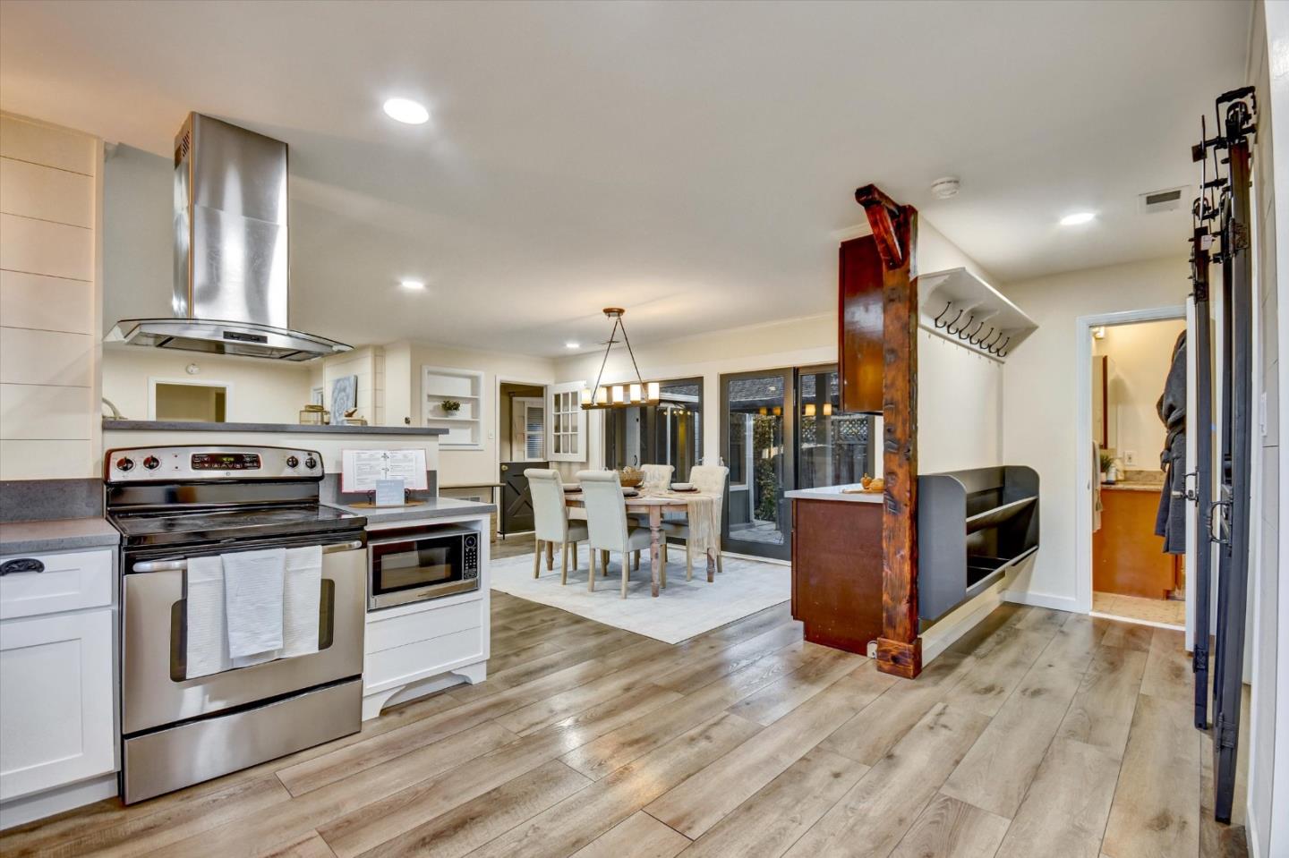 Detail Gallery Image 11 of 50 For 1152 Curtner Ave, San Jose,  CA 95125 - 4 Beds | 2 Baths