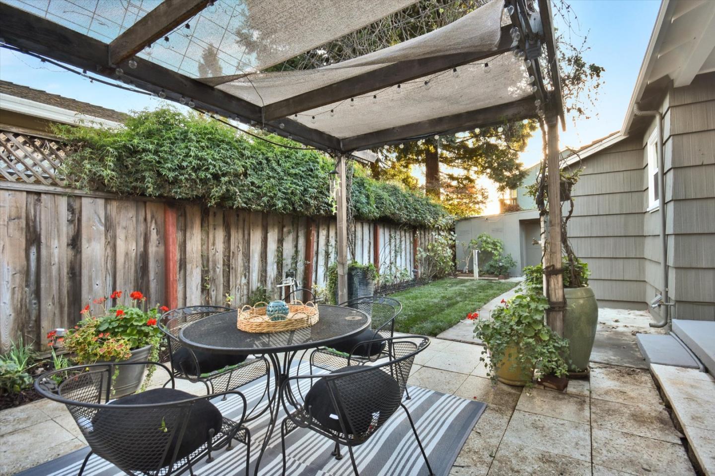 Detail Gallery Image 34 of 50 For 1152 Curtner Ave, San Jose,  CA 95125 - 4 Beds | 2 Baths