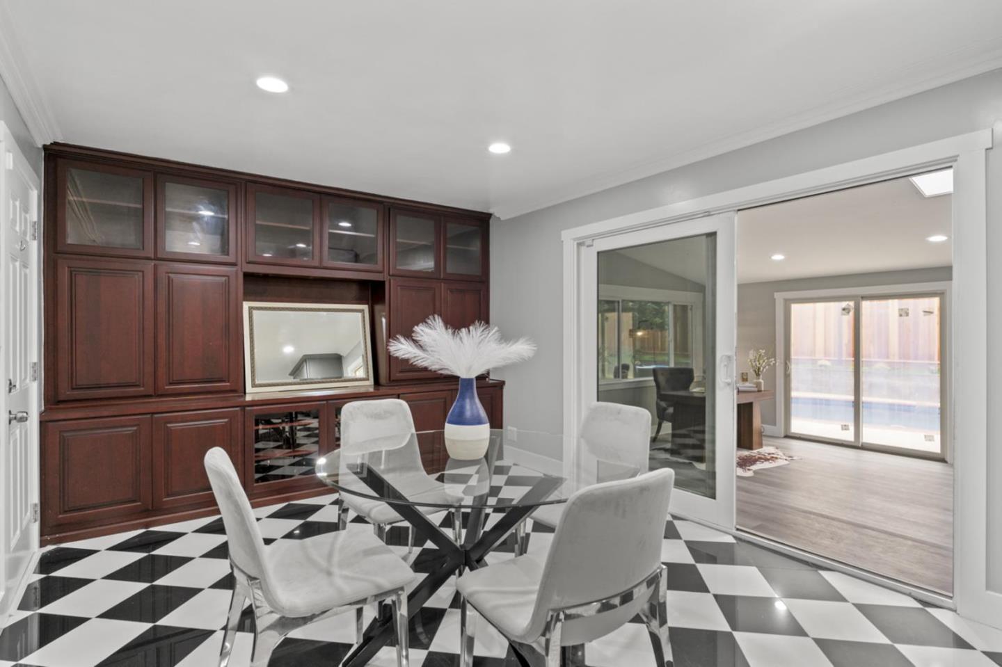 Detail Gallery Image 13 of 51 For 5150 Brookside Ln, Concord,  CA 94521 - 4 Beds | 3 Baths