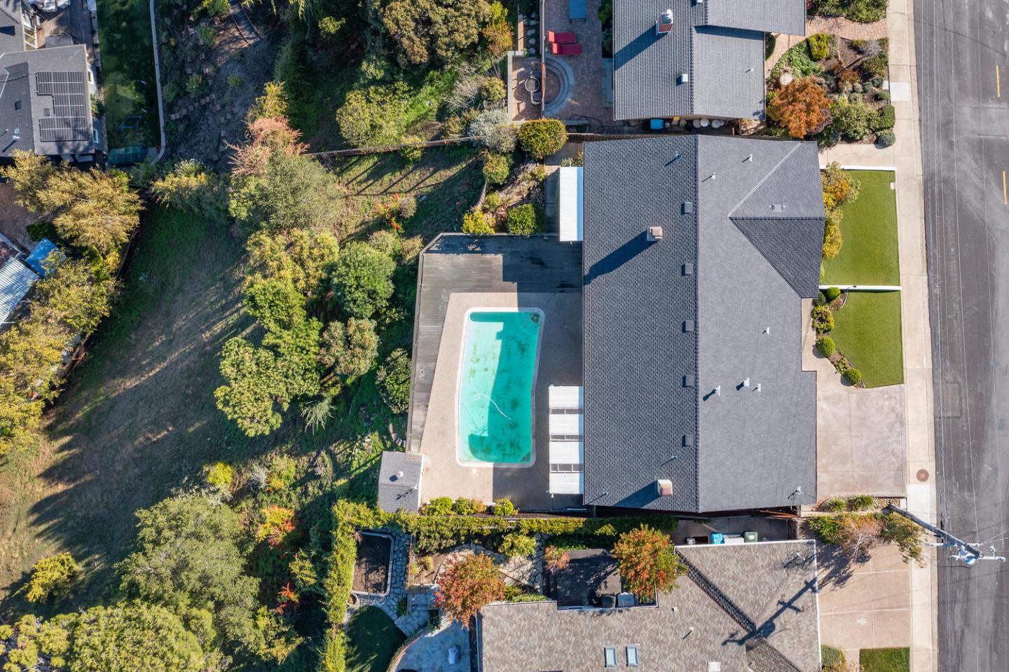 Detail Gallery Image 30 of 36 For 1033 Hewitt Dr, San Carlos,  CA 94070 - 3 Beds | 2 Baths