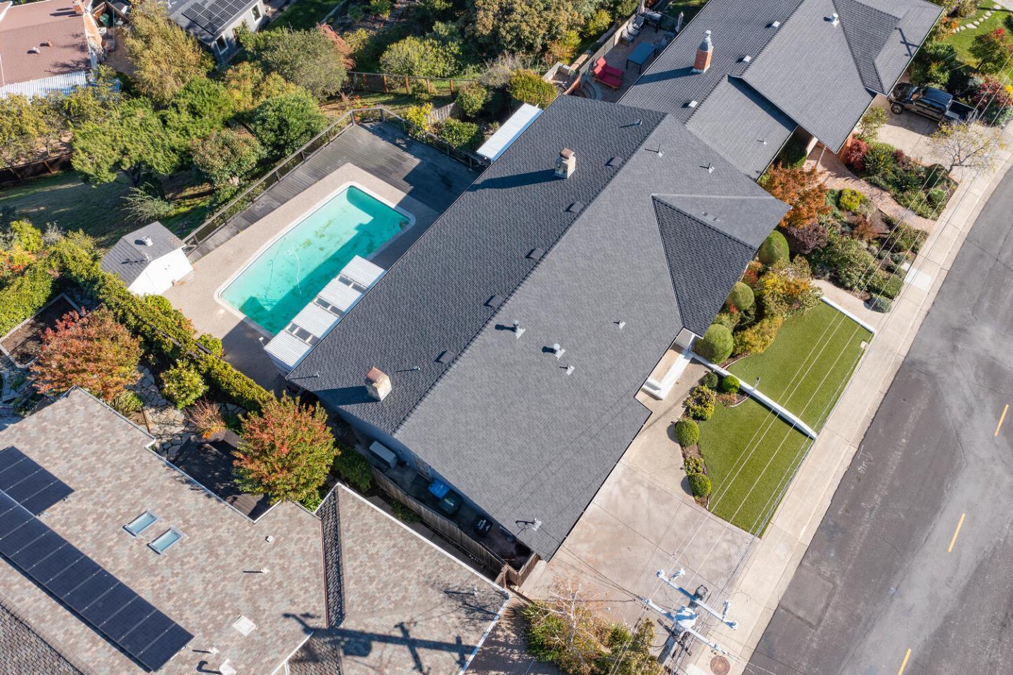 Detail Gallery Image 31 of 36 For 1033 Hewitt Dr, San Carlos,  CA 94070 - 3 Beds | 2 Baths