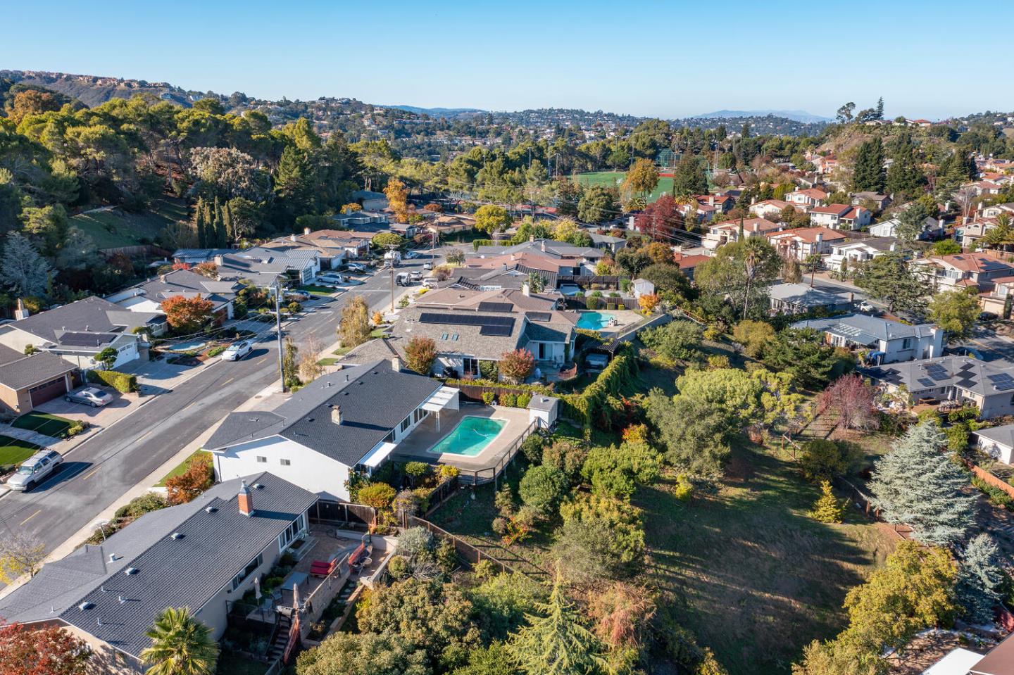 Detail Gallery Image 34 of 36 For 1033 Hewitt Dr, San Carlos,  CA 94070 - 3 Beds | 2 Baths