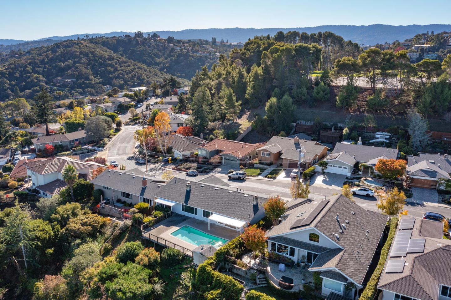 Detail Gallery Image 35 of 36 For 1033 Hewitt Dr, San Carlos,  CA 94070 - 3 Beds | 2 Baths