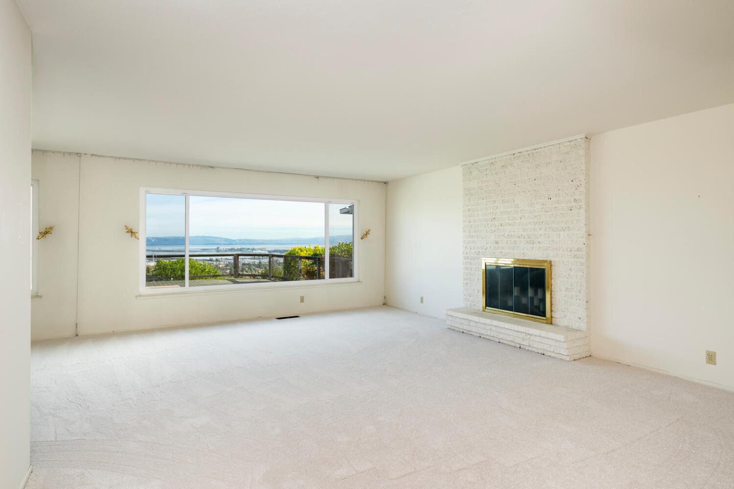 Detail Gallery Image 6 of 36 For 1033 Hewitt Dr, San Carlos,  CA 94070 - 3 Beds | 2 Baths